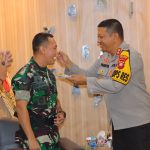 Polres Sintang Berikan Kejutan HUT Batalyon Infanteri 642 Kapuas