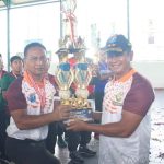 Pangdam Tanjungpura Serahkan Piala dan Hadiah Kejuaraan Bola Voli HUT ke-66 Kodam XII/Tpr
