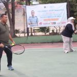 Danrem 121/Abw Brigjen TNI Luqman Arief dan Ketua Persit KCK Koorcab Rem 121 Tenis Bersam