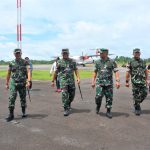 Dandim 1205 Sintang Sambut Kedatangan Tim Wasev TMMD di Bandara Tebelian