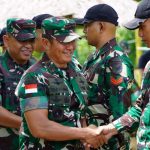 Pangdam XII/Tpr dan Danrem 121/Abw Berikan Apresiasi Kepada Satgas Pamtas RI-Malaysia Yonkav 12/Bc