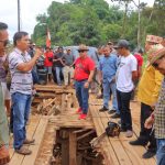 Polres Sintang Siagakan Personel Amankan Aksi Unjuk Rasa di Jembatan Sungai Dangu