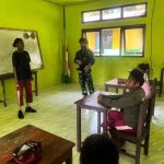 Satgas Yonif 642/Kps Laksanakan Gadik Pengetahuan Dan Wawasan Kewarganegaraan Kepada Murid SDN Kiruru