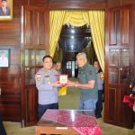 Kapolres Sintang Terima Langsung Hibah Tanah Mako Polres Dari Bupati Sintang