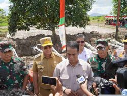 Danrem 121/Abw Dampingi Pangdam XII Tanjungpura Dalam Rangka Kunker Mentan RI di Kabupaten Sambas