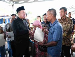 Serahkan Sertipikat Elektronik ke Rumah Warga Manggar Kota Balikpapan, Menteri Nusron Pastikan Tidak Ada Hambatan pada PTSL