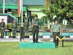 Kodim 1205 Sintang Gelar Upacara Senin di Penghujung 2024 dan Pemberian Ucapan Selamat Natal