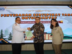 PJ Sekda Kalbar Dampingi Wamen ATR/BPN Serahkan Sertifikat Kepada Masyarakat Kalbar