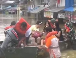 Danrem 121/Abw Tekankan Kepada Seluruh Jajaran Agar Penanganan Korban Banjir Menjadi Perhatian Serius