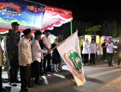 Kasdim 1205 Hadiri Pelepasan Pawai Takbir Keliling Oleh Bupati Sintang