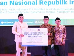 Serahkan 212 Sertipikat Tanah Aset Muhammadiyah, Menteri Nusron Komitmen Percepat Sertipikasi Tanah Wakaf dan Rumah Ibadah
