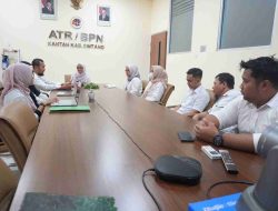 Tim Inspektorat Jenderal Kementerian Agraria dan Tata Ruang/Badan Pertanahan Nasional melaksanakan kegiatan Audit Kinerja pada Kantor Pertanahan Kabupaten Sintang
