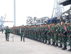 Kasrem 121/Abw Wakili Danrem Dalam Upacara Keberangkatan Satgas Yonif 644 Walet Sakti