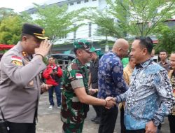 Dandim dan Forkopimda Sintang Dampingi Wakil Gubernur Kalbar Tinjau Operasi Pasar Murah