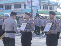 Laksanakan Upacara PTDH, Kapolres Ketapang Tekankan Untuk Menjadi Pengingat Bagi Anggota Lainnya