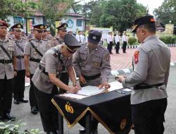 Kapolres Sintang Pimpin Sertijab Sejumlah PJU Polres Sintang dan Kapolsek Jajaran