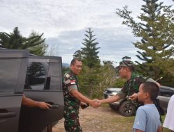 Dandim 1205/Sintang Letkol Inf Zulfikar Akbar Helmi Sambut Kunjungan Kerja Pangdam XII/Tanjungpura di Perbatasan