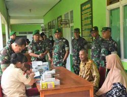 Bukti Nyata TNI Hadir untuk Rakyat, Korem 121/Abw Gelar Baksos Kesehatan di Sintang