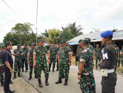 Pangdam XII/Tpr Tinjau Patok Batas Negara dan Beri Arahan Personel Pos Koki Jagoi Babang